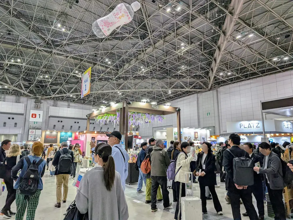 インターペット東京2026会場内の様子。ホール1に多くの来場者が集まっている